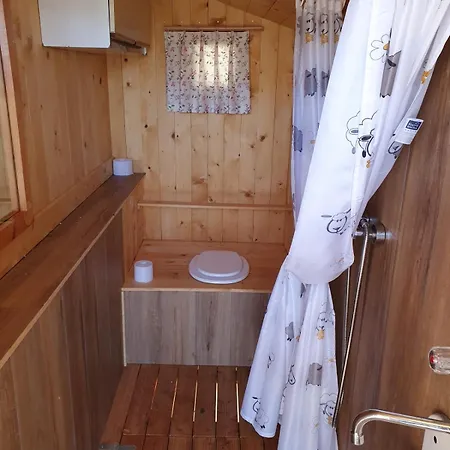 Glamping Apartma Oaza Miru *