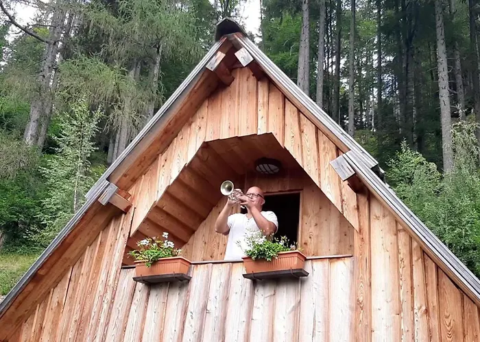 Glamping Apartma Oaza Miru * 프레드보르