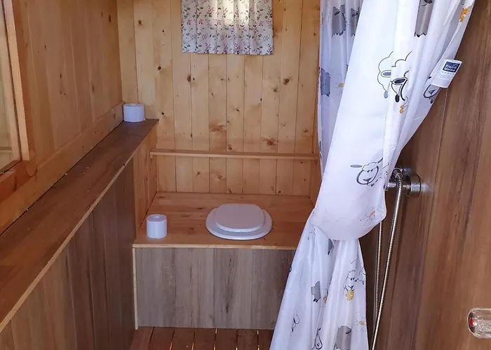 Glamping Apartma Oaza Miru *